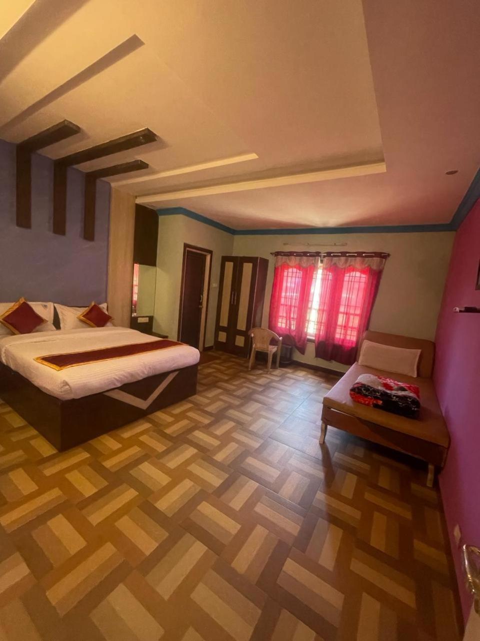 Ooty Vpr Residency Hotel Buitenkant foto