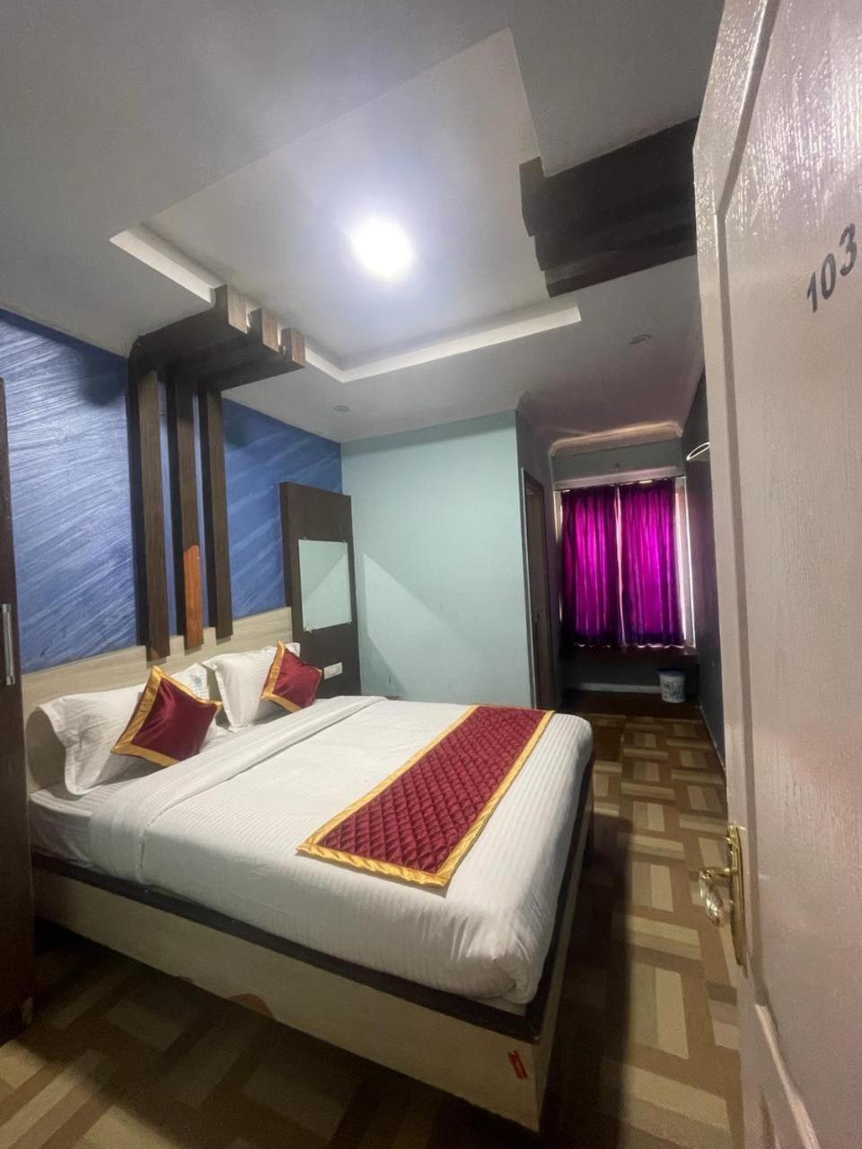 Ooty Vpr Residency Hotel Buitenkant foto