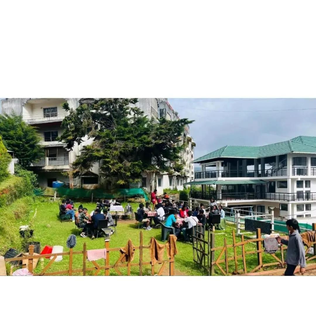 Ooty Vpr Residency Hotel Buitenkant foto