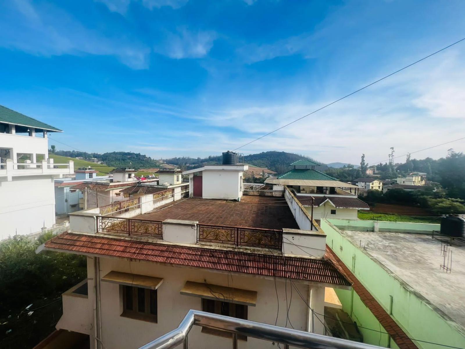 Ooty Vpr Residency Hotel Buitenkant foto