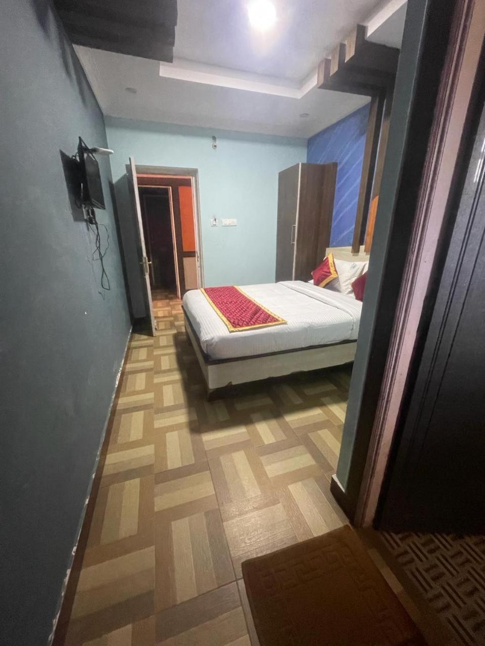 Ooty Vpr Residency Hotel Buitenkant foto