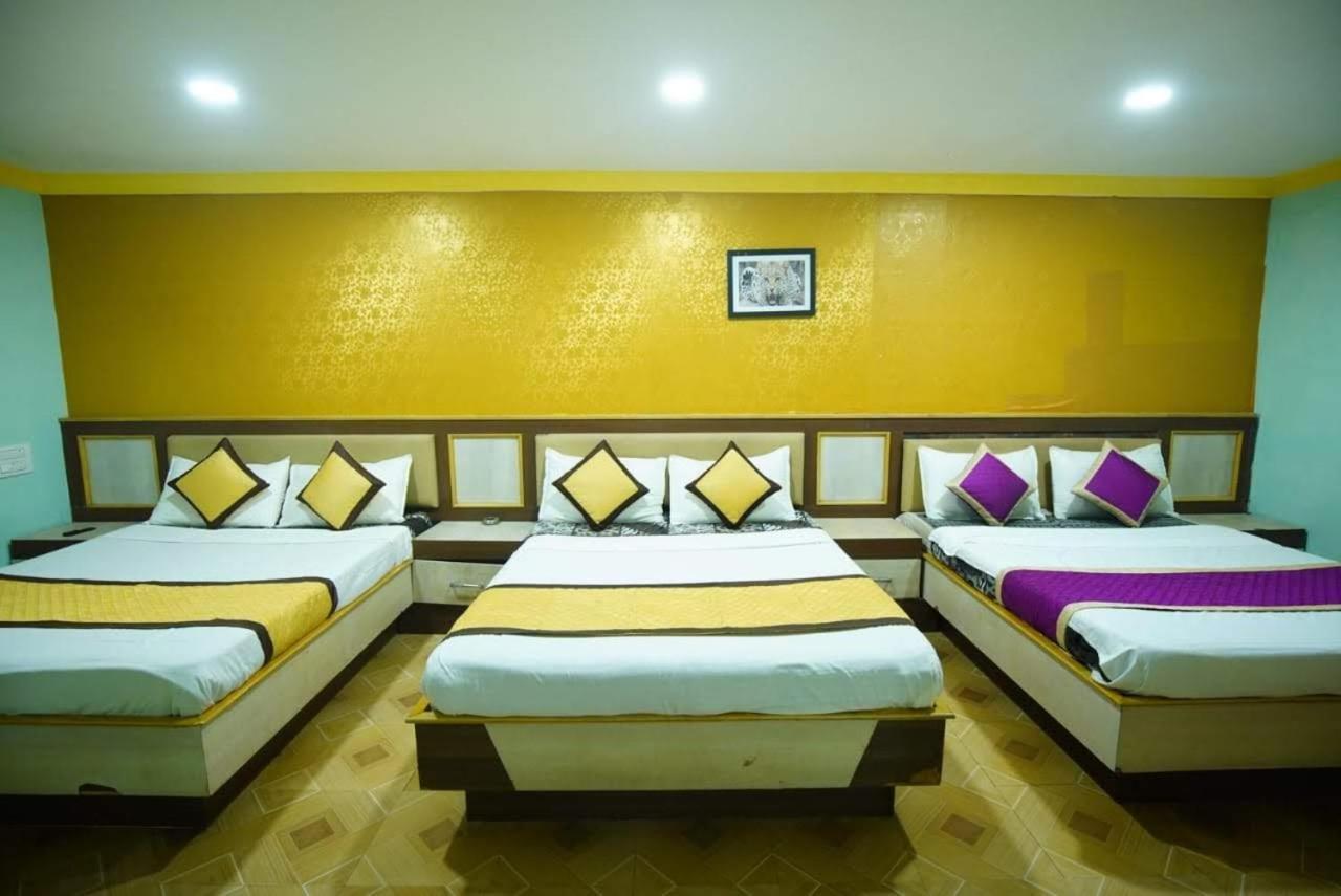 Ooty Vpr Residency Hotel Buitenkant foto