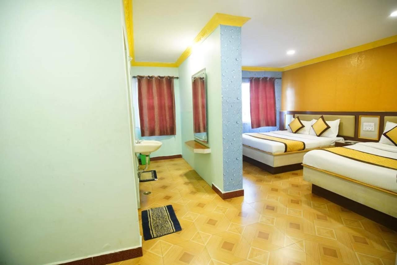 Ooty Vpr Residency Hotel Buitenkant foto